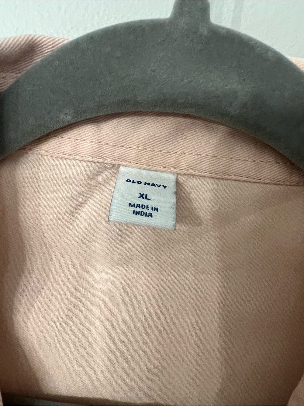Old Navy Light Pink Women’s Button-Down Shirt with Chest Pockets - Picture 2 of 2